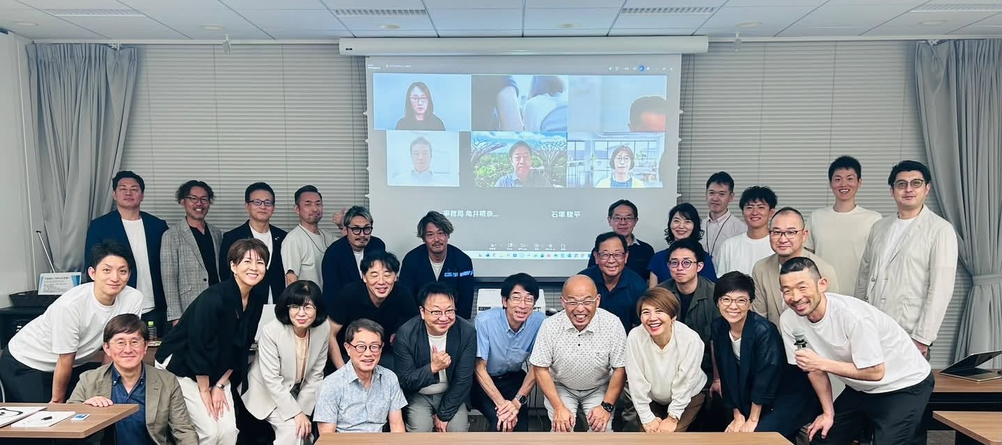法人顧問FP協会のセミナーの参加者のみなさんとの集合写真